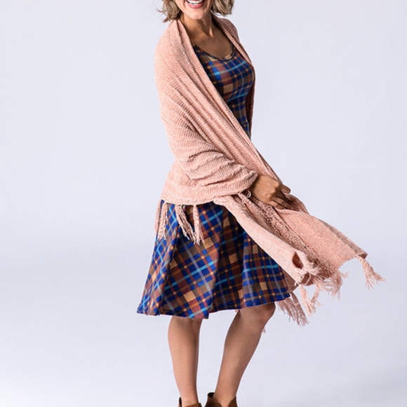 Gently Used - LulaRoe Mimi Sweater Wrap (OS) - Picture 7 of 7